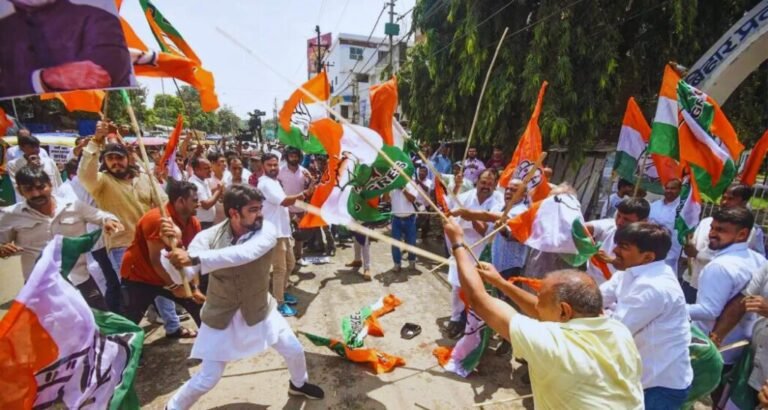 Congress Bjp Workers Fight : PM मोदी को गाली देने के मामले में पटना की सड़कों पर दंगल, भिड़े CONGRESS-BJP कार्यकर्ता
